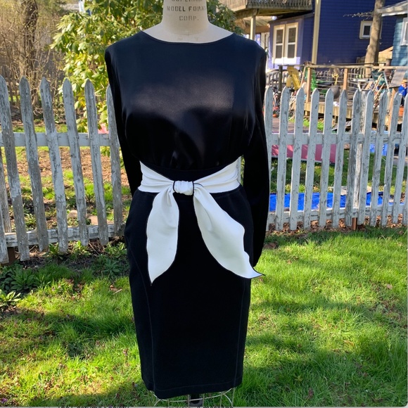 Wolford Black Knit Pencil Skirt - Picture 10 of 11